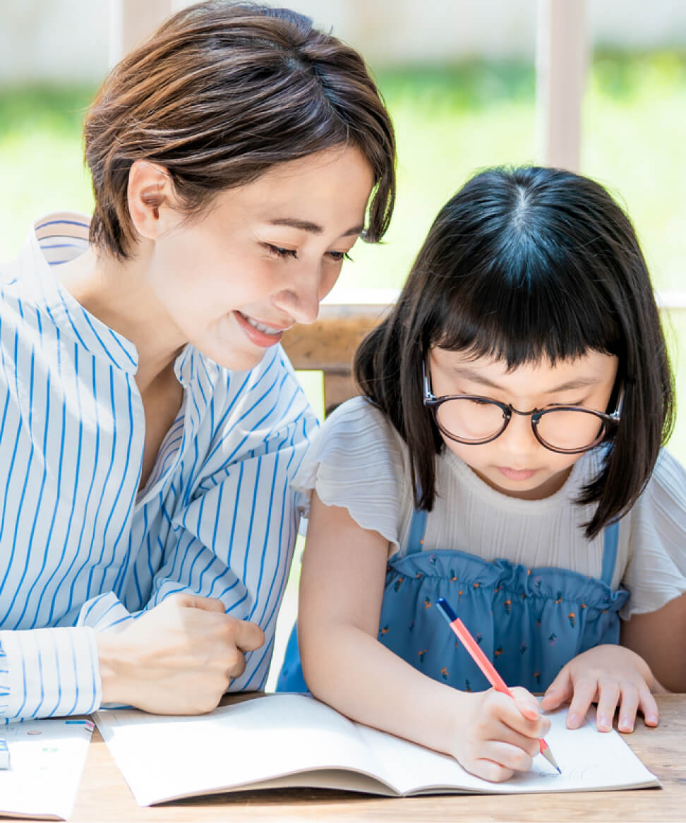 勉強を教える様子